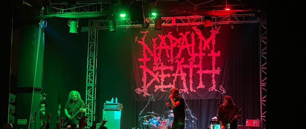 Napalm Death deja un trago amargo en CDMX